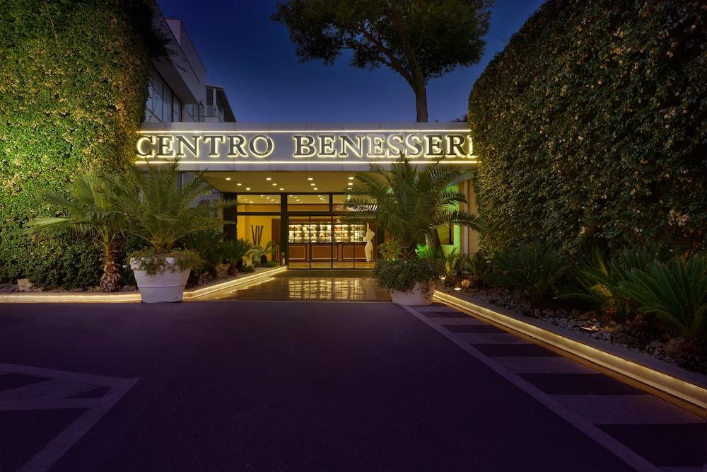 Hotel Ariston Paestum Exterior photo