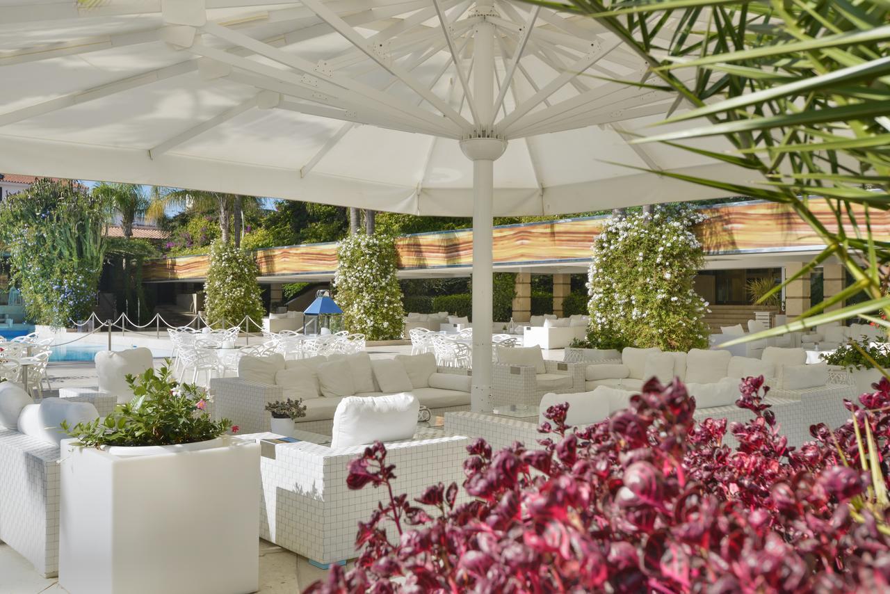 Hotel Ariston Paestum Exterior photo
