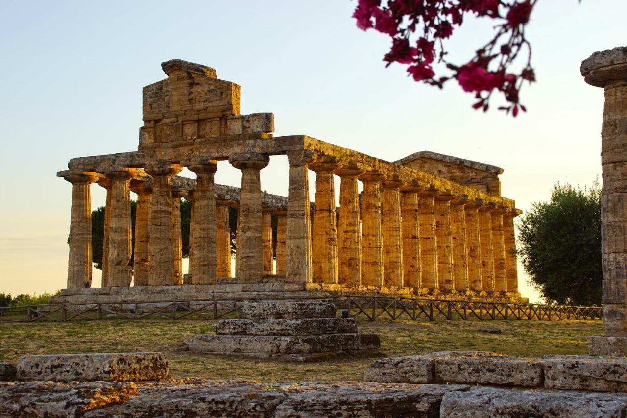 Hotel Ariston Paestum Exterior photo